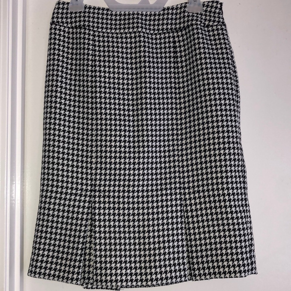 Houndstooth Pencil Skirt